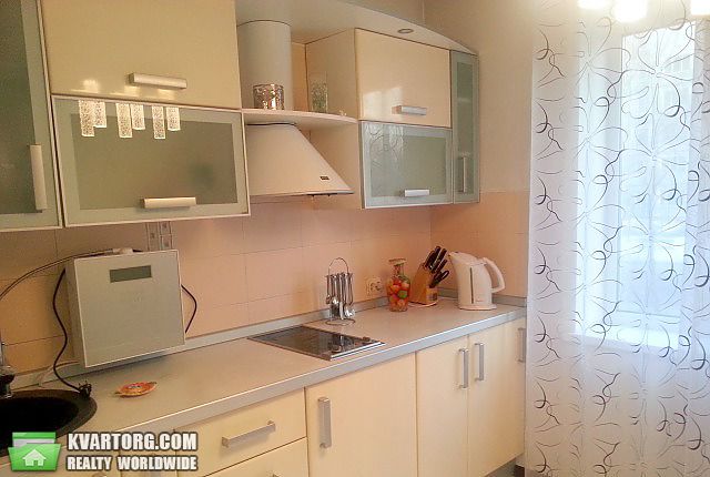 Rent out 2-room apartment. Киев,  Зодчих — photo 1