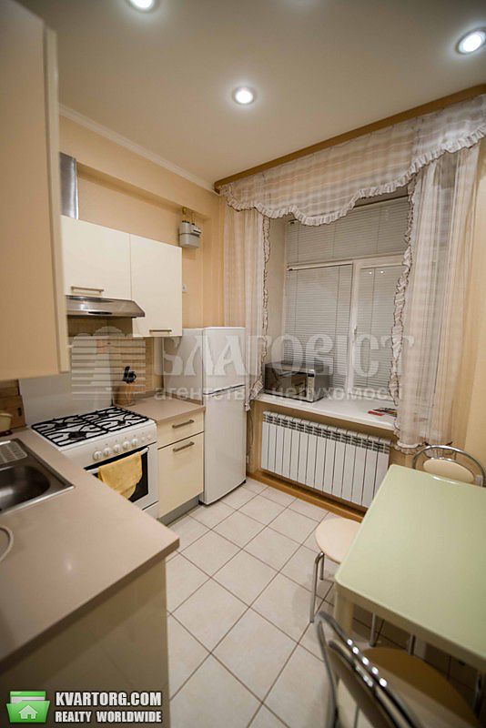 Rent out 2-room apartment. Киев,  Кловский спуск — photo 2