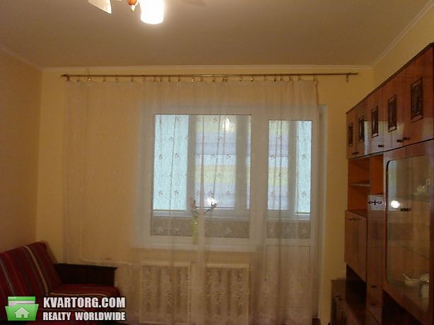 Rent out 2-room apartment. Киев, йорданская — photo 1