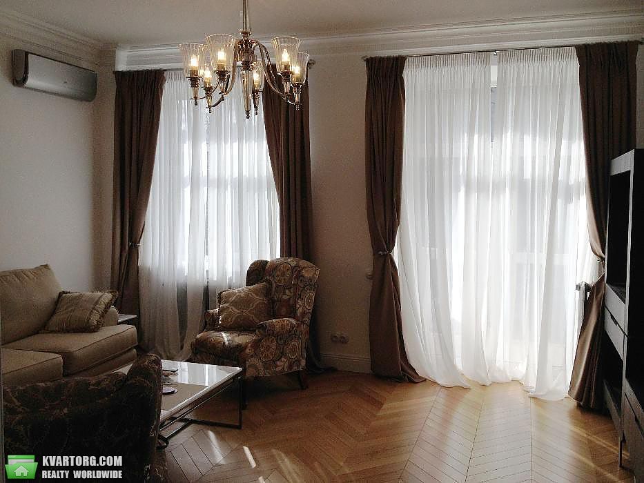 Rent out 2-room apartment. Киев,  Институтская — photo 1