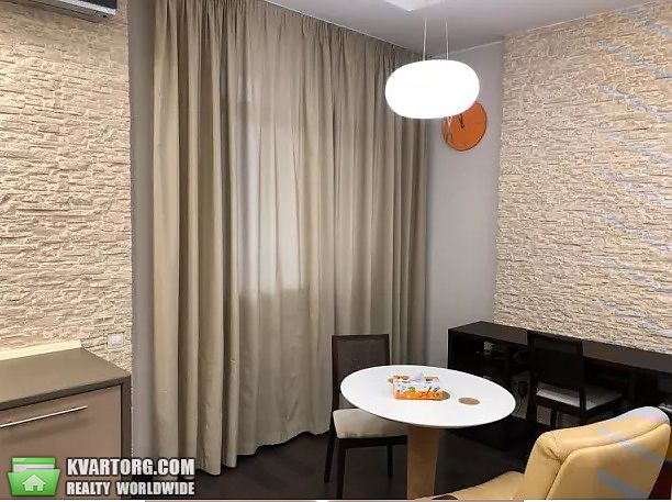 Rent out 1-room apartment. Киев,  Жилянская — photo 1