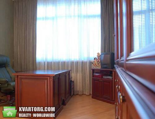 Rent out 4-room apartment. Киев, Героев Сталинграда пр — photo 5