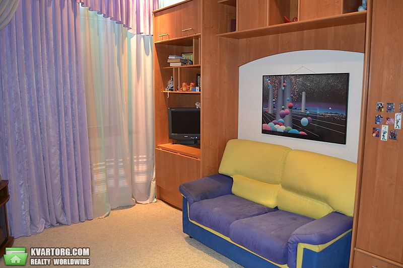 Sell 4-room apartment. Днепропетровск, Клары Цеткин — photo 1