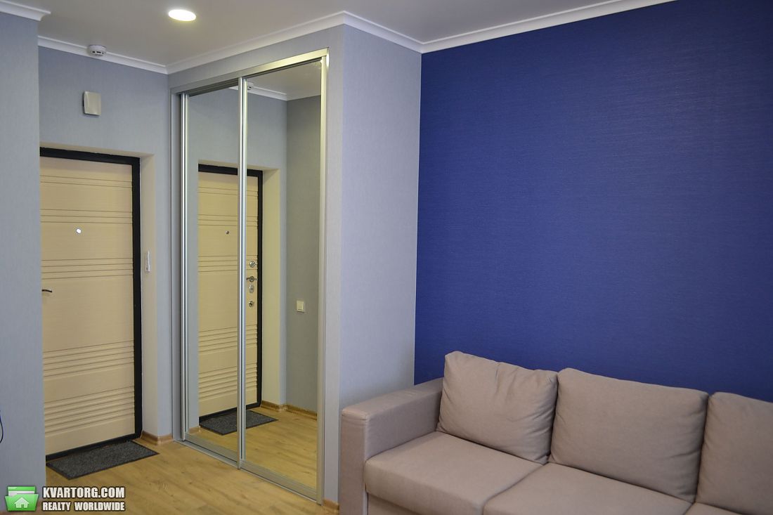 Rent out 1-room apartment. Киев,  Ломоносова — photo 2
