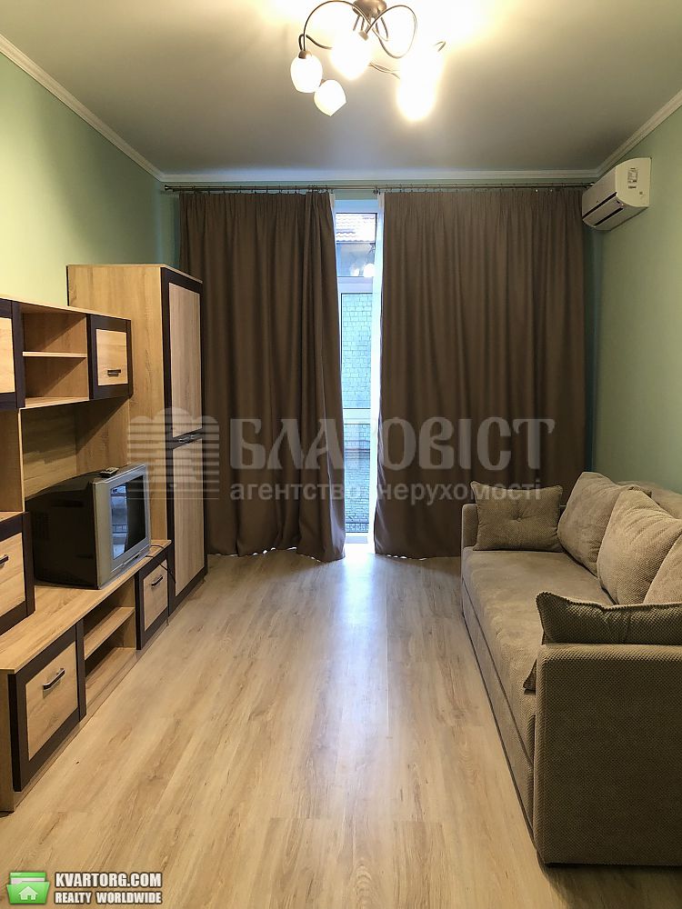 Rent out 2-room apartment. Киев,  Малевныча — photo 3