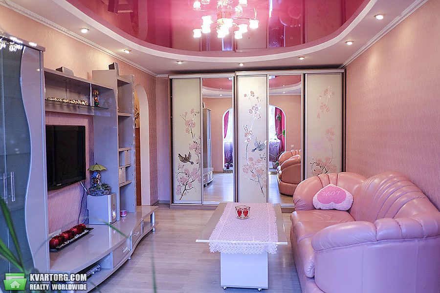 Rent out 2-room apartment. Киев,  Луначарского — photo 1