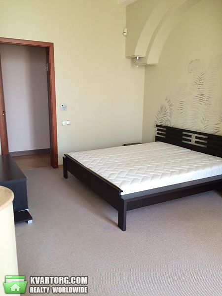 Rent out 3-room apartment. Киев, Шелковичная — photo 1