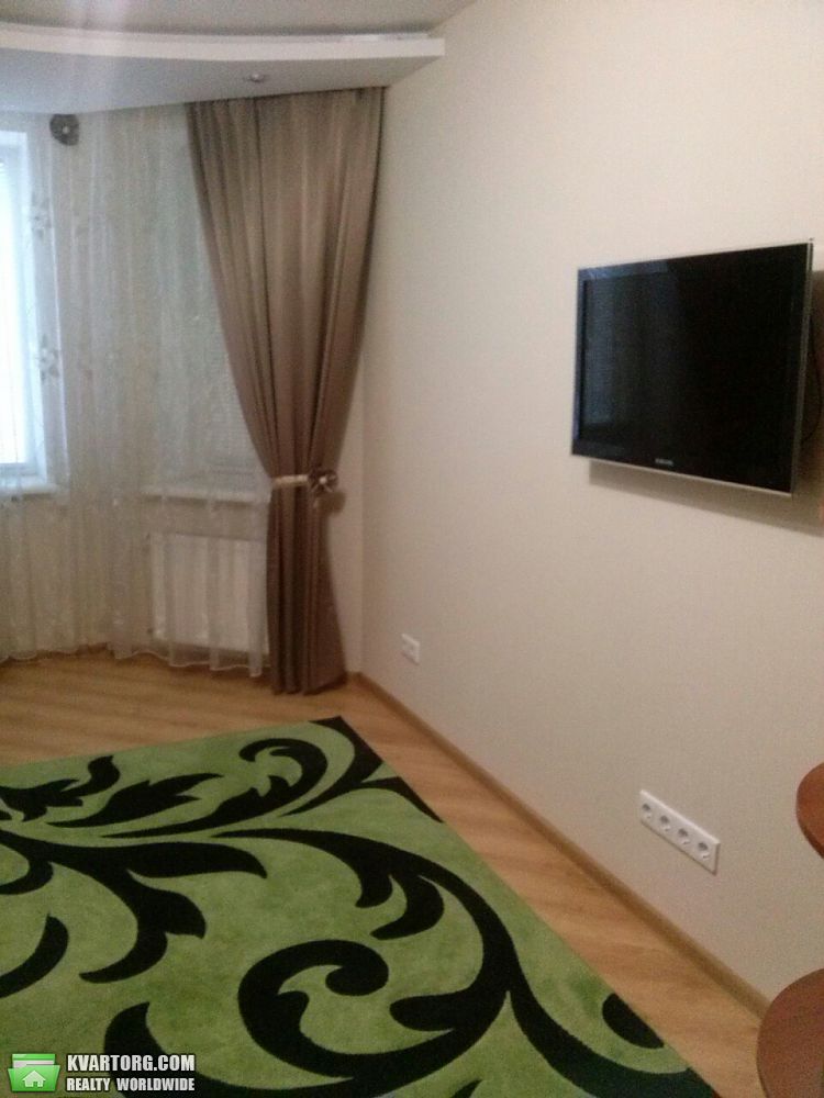 Rent out 2-room apartment. Киев, Леси Украинки — photo 5