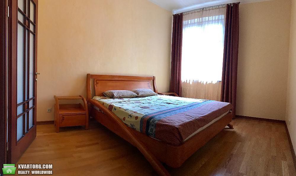 Rent out 2-room apartment. Киев,  Щорса — photo 3