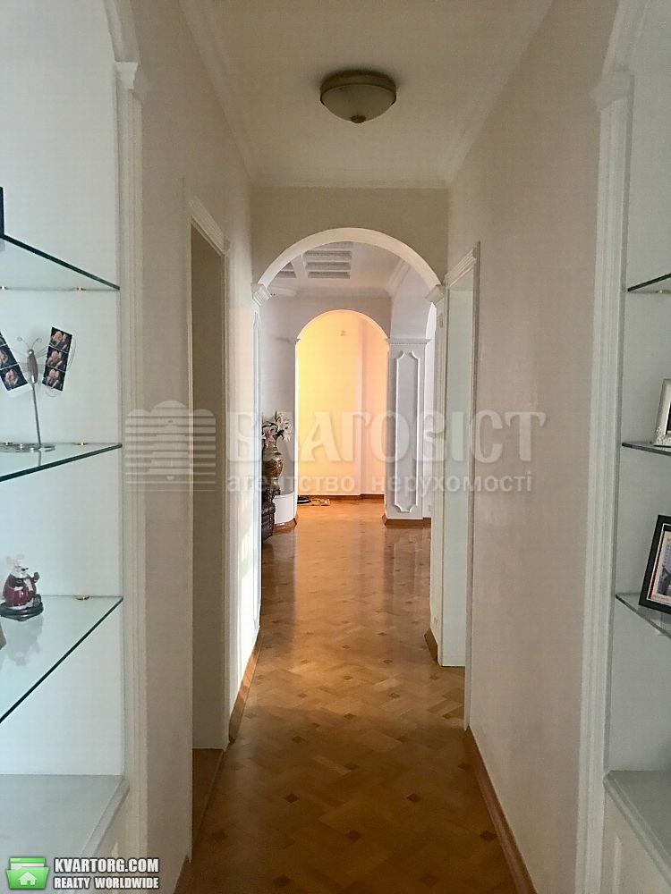 Rent out 4-room apartment. Киев,  Леси Украинки бул — photo 9
