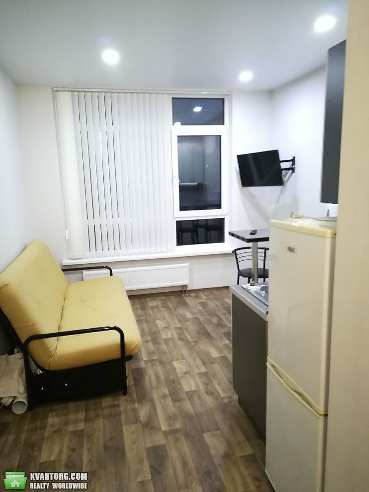 Rent out 1-room apartment. Киев, Ракетная — photo 1