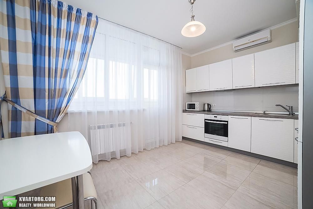 Rent out 2-room apartment. Киев, Сикорского ул. — photo 2