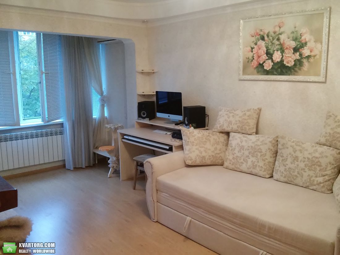 Rent out 1-room apartment. Киев,  Днепровская наб — photo 2