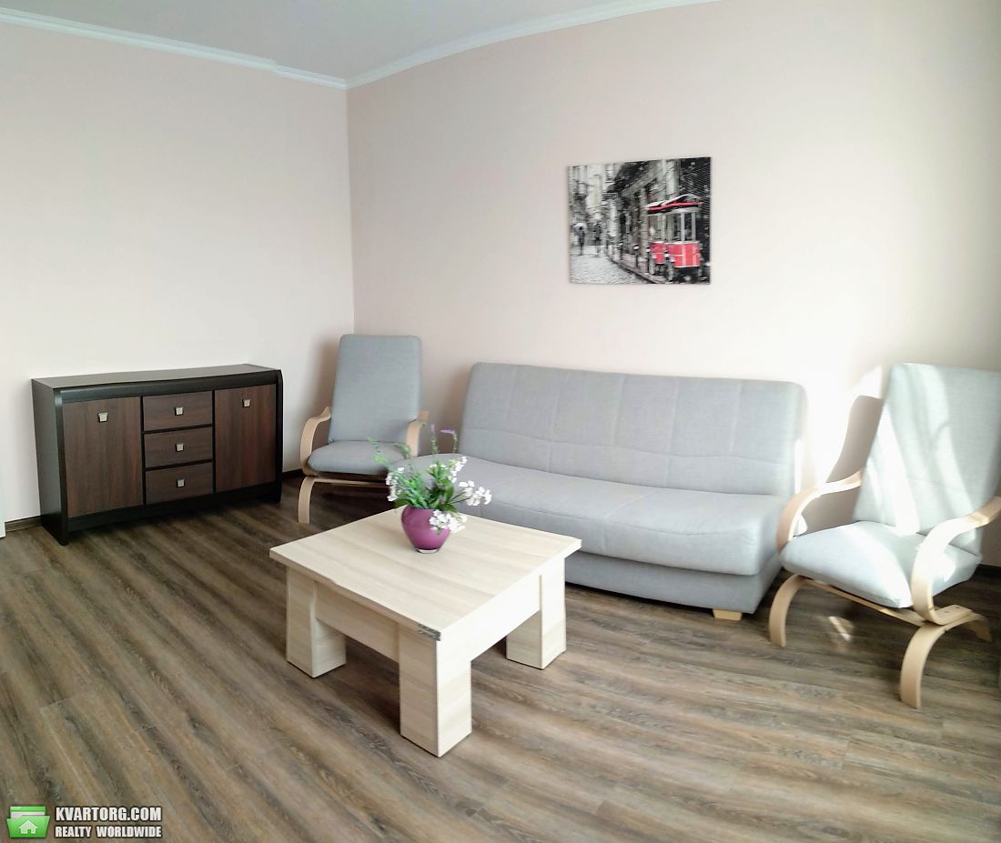 Rent out 2-room apartment. Киев,  Львовская — photo 2