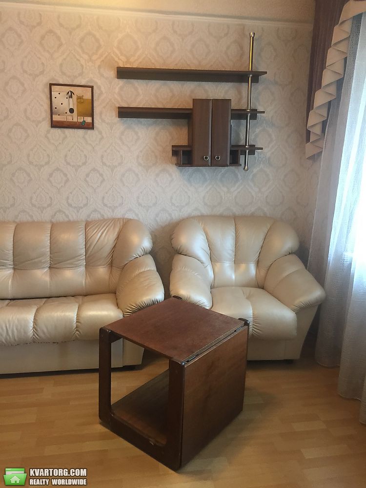 Rent out 3-room apartment. Киев,  Булаховского — photo 7