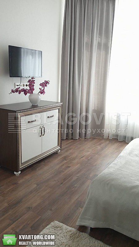 Rent out 1-room apartment. Киев, Коновальця Євгена Щорса — photo 3