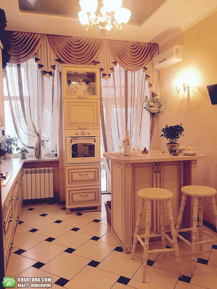 Sell 4-room apartment. Днепропетровск, пр.Яворницкого — photo 2