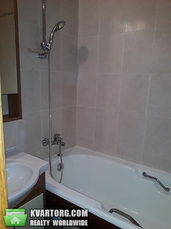 Rent out 3-room apartment. Киев,  Лятошинского — photo 7