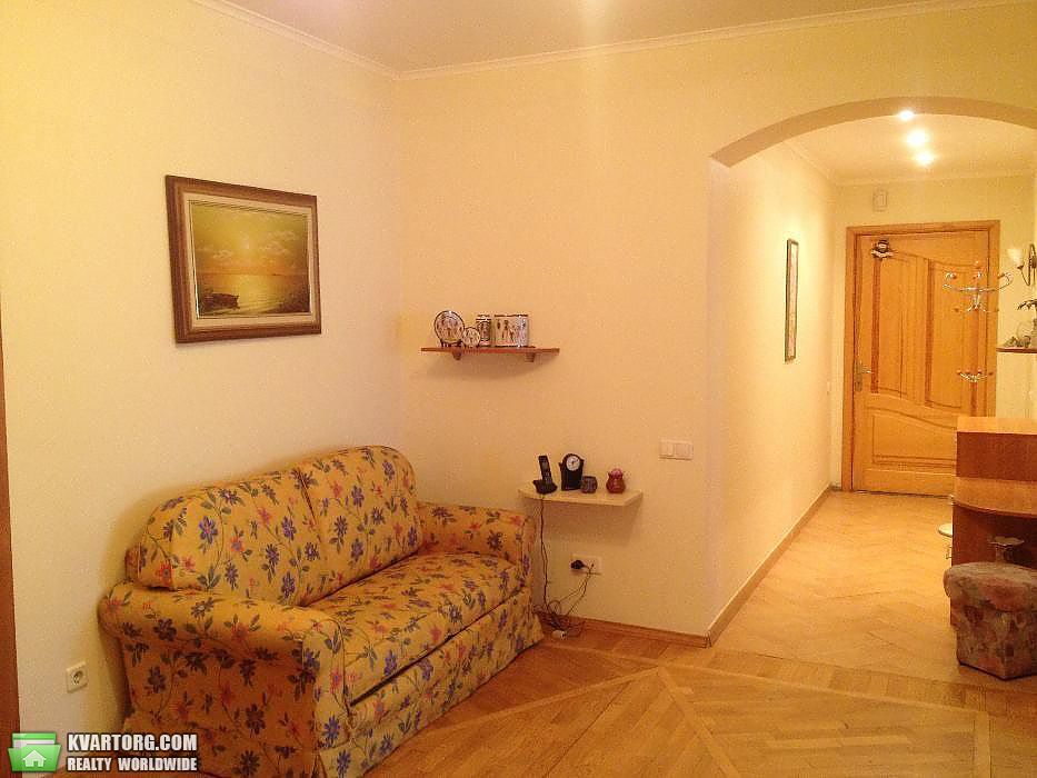 Rent out 3-room apartment. Киев,  Клиническая — photo 6