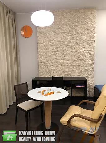 Rent out 1-room apartment. Киев,  Жилянская — photo 3