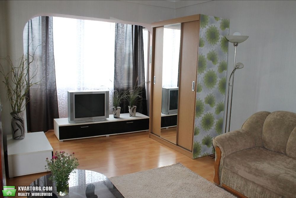 Rent out 1-room apartment. Киев,  Большая Васильковская — photo 1