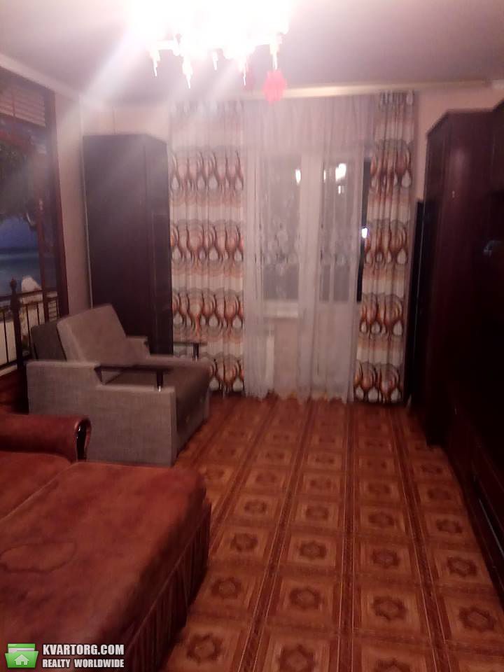 Rent out 1-room apartment. Киев,  Кошица — photo 1