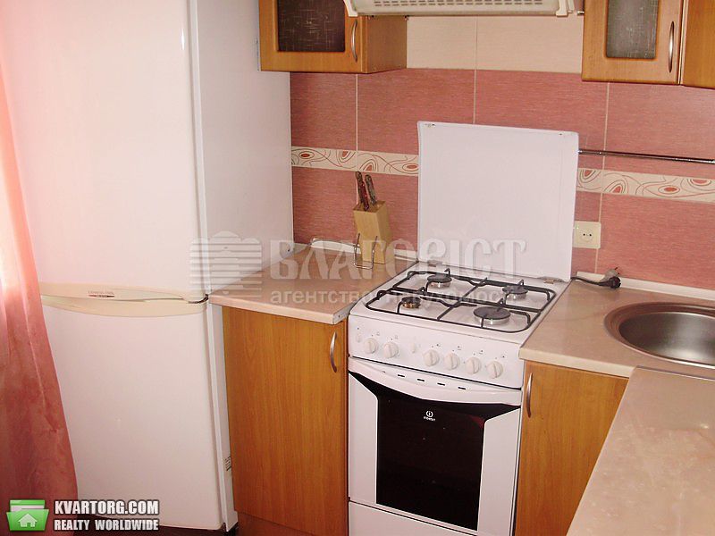Rent out 2-room apartment. Киев,  Шелковичная — photo 4