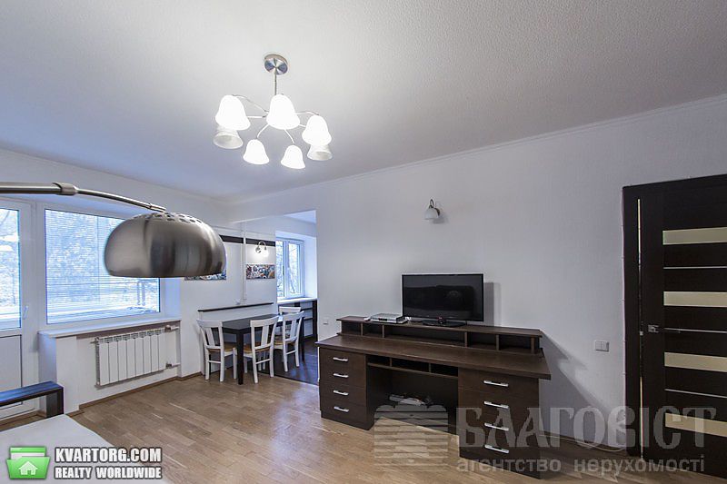 Sell 2-room apartment. Киев,  Первомайского — photo 2
