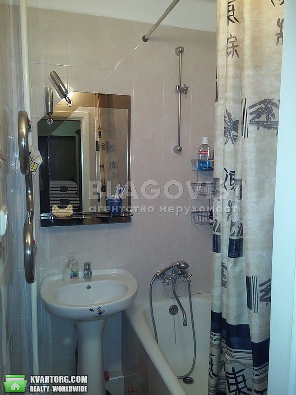 Rent out 2-room apartment. Киев,  Русановский бул — photo 7