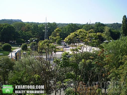 Sell 3-room apartment. Киев,  40-летия Октября просп — photo 3