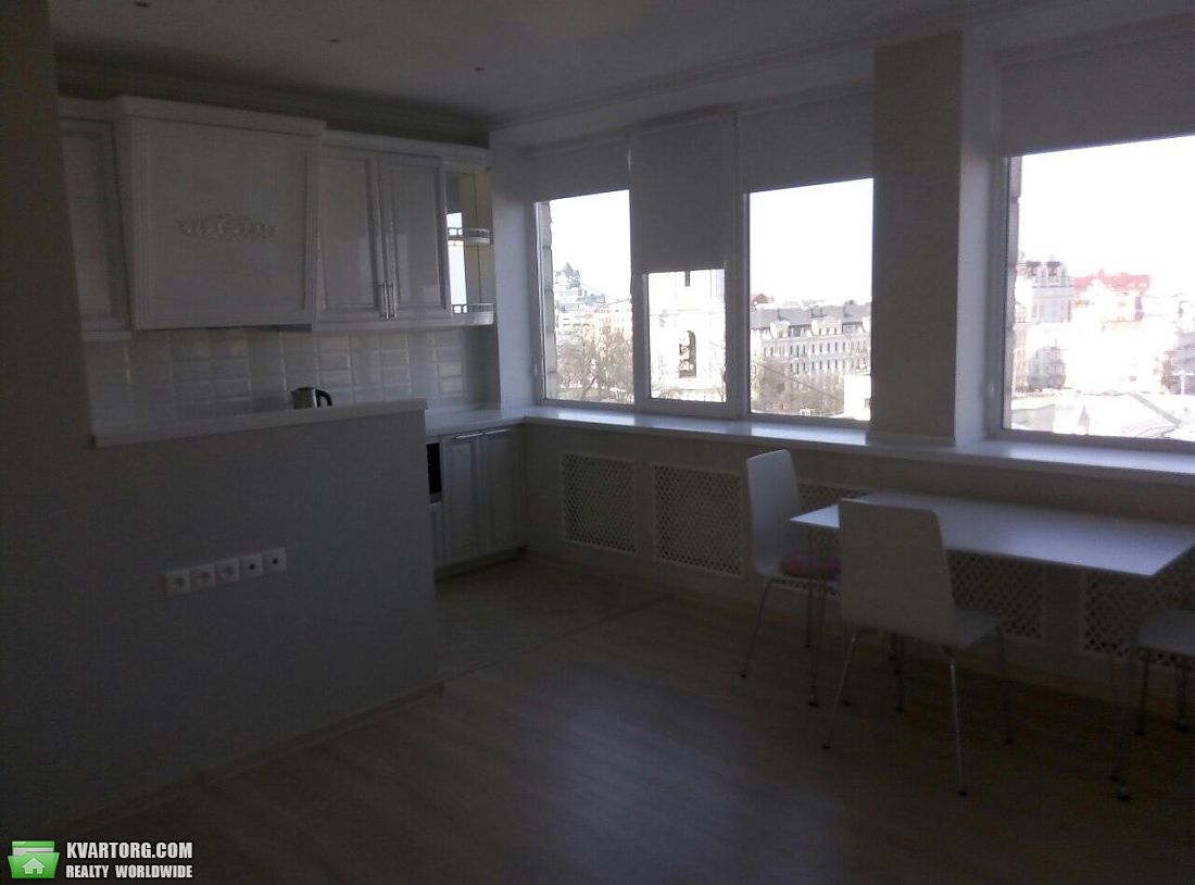 Rent out 3-room apartment. Киев,  Ирининская — photo 1