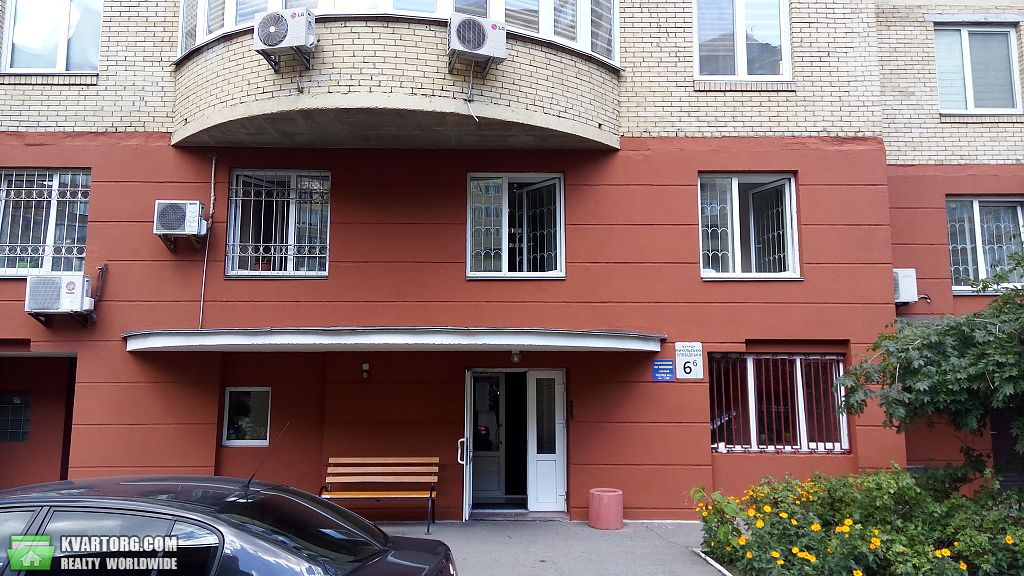Rent out 3-room apartment. Киев,  Никольско-Слободская — photo 1