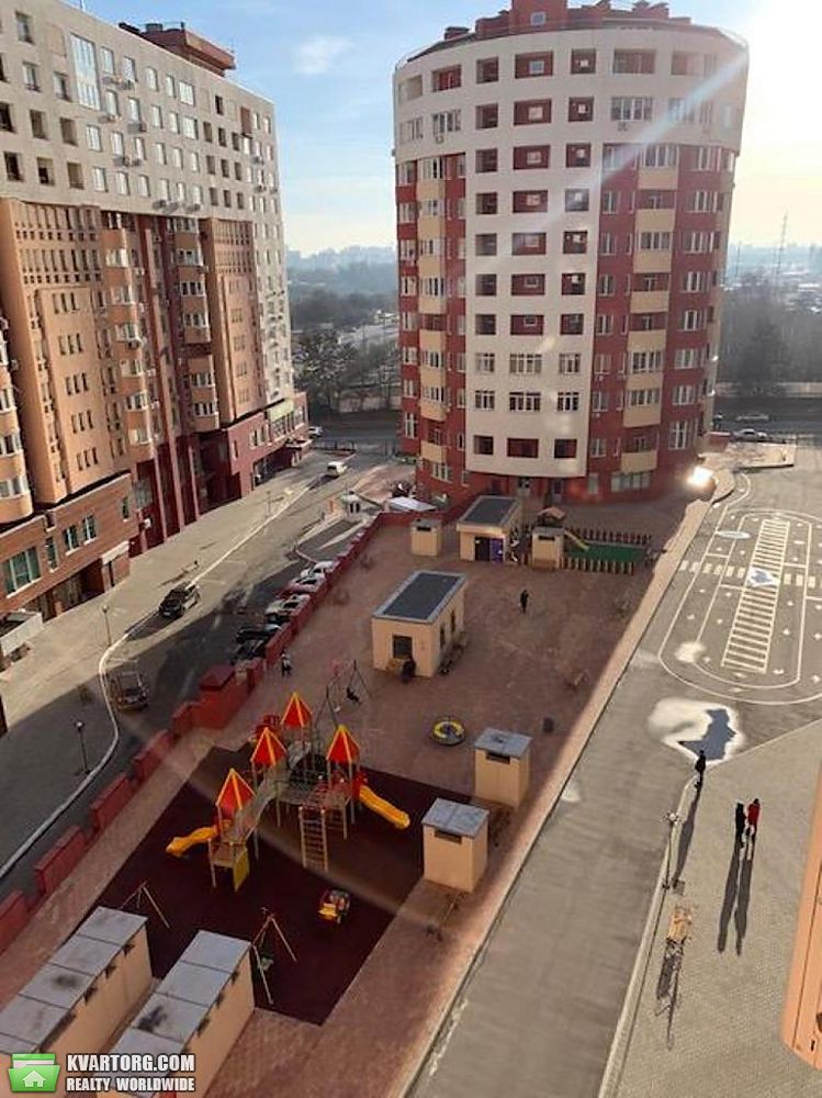 Rent out 2-room apartment. Киев,  Эрнста — photo 10
