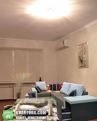 Rent out 2-room apartment. Киев,  Первомайского — photo 1