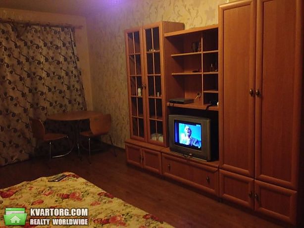 Rent out 1-room apartment. Киев, Зодчих — photo 1