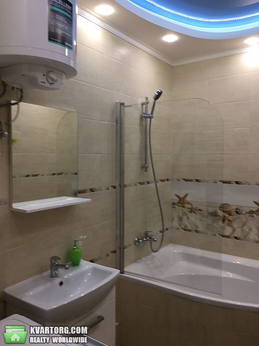Rent out 2-room apartment. Киев, Регенераторная ул. — photo 5