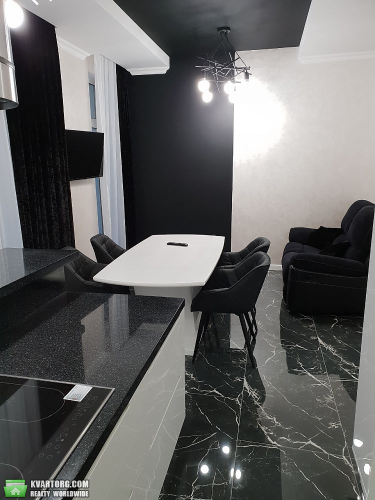 Rent out 2-room apartment. Киев, Леси Украинки бульвар — photo 4