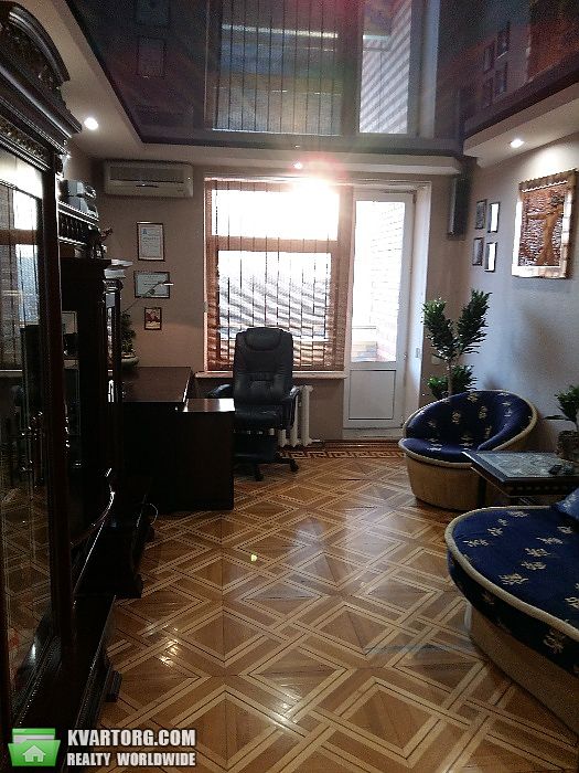 Rent out 4-room apartment. Киев,  Герцена — photo 5