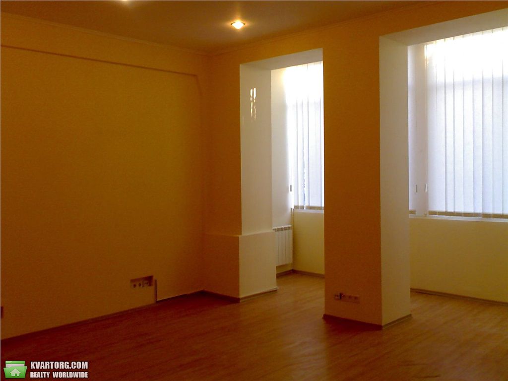 Rent out office. Киев, ул. Богомольца — photo 1