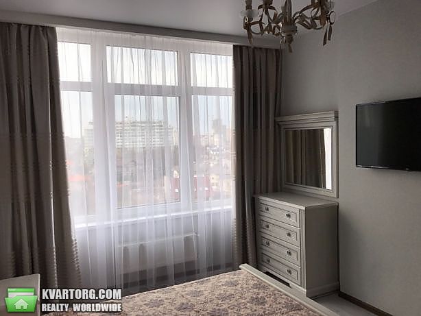 Rent out 2-room apartment. Одесса, Каманина — photo 1