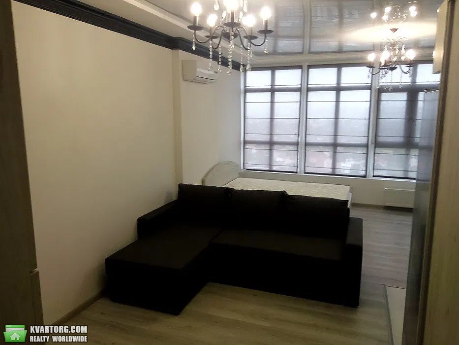Rent out 1-room apartment. Киев, Рейгана — photo 4