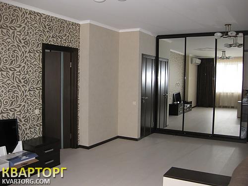 Rent out 2-room apartment. Киев,  Ревуцкого — photo 2