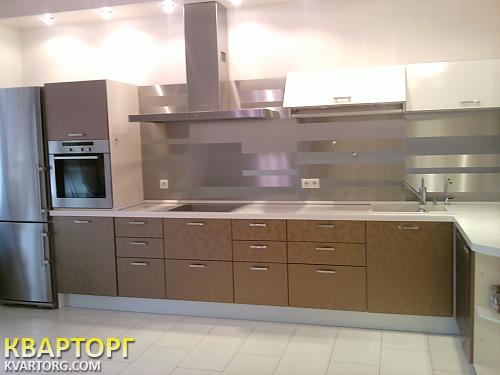 Rent out 2-room apartment. Киев, Жилянская — photo 2