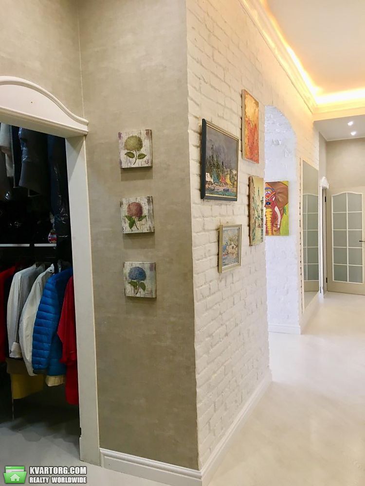 Rent out 4-room apartment. Киев,  Гончара — photo 8