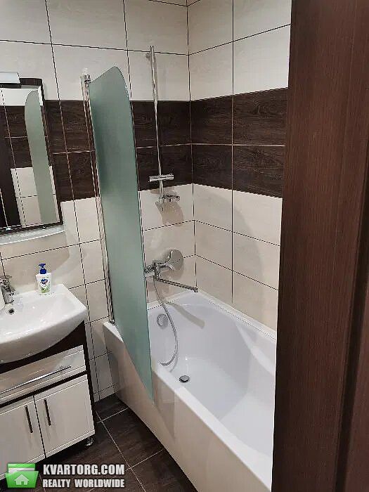 Rent out 3-room apartment. Киев,  Богатырская — photo 1