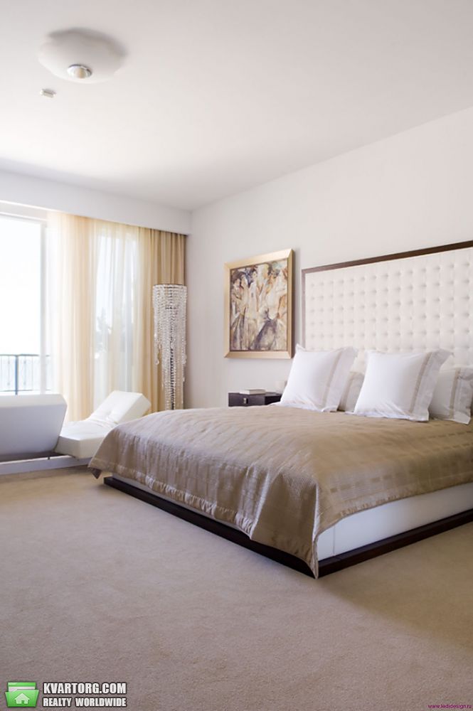 Sell multi-room apartment. Киев,  Щорса — photo 1
