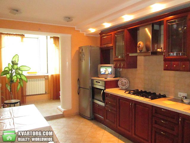 Rent out 3-room apartment. Днепропетровск, Набережная Победы — photo 1