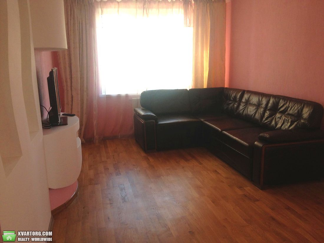 Rent out 3-room apartment. Киев,  Ревуцкого — photo 8