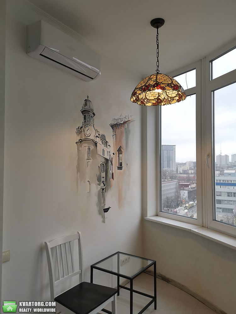 Rent out 1-room apartment. Киев, Жилянська — photo 4