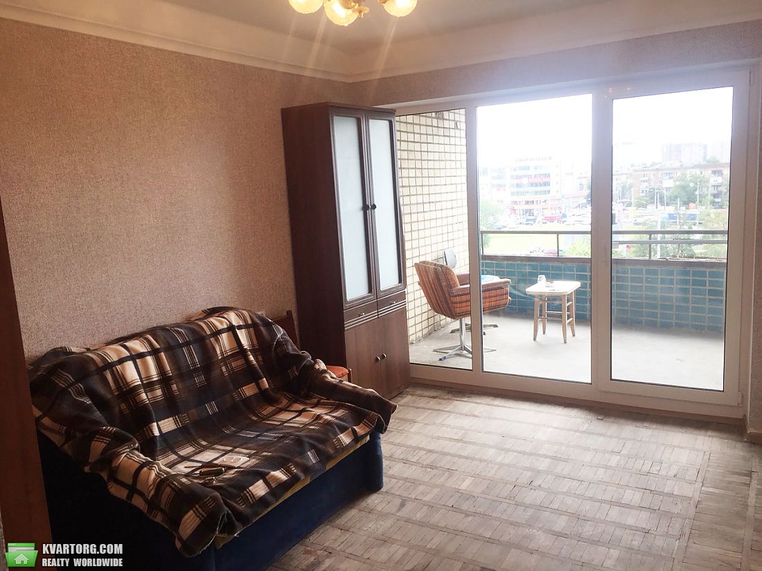 Rent out 3-room apartment. Киев,  Пражская — photo 7